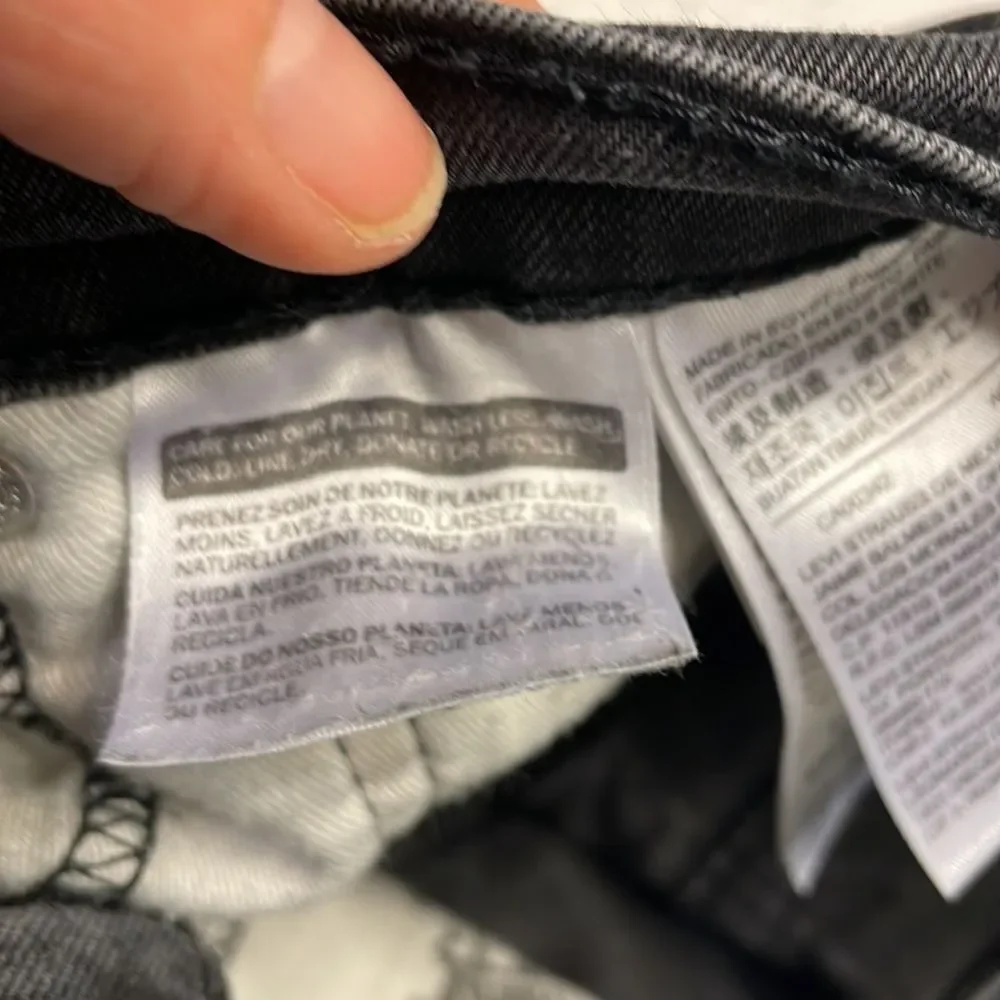 Levi’s 519 Mens black jeans